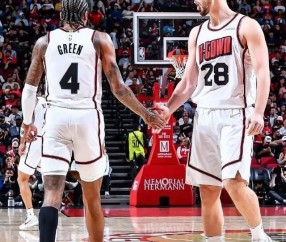 三战砍74分助队全胜！杰伦格林打脸火箭，乌度卡被拆穿|杰伦-格林|雄鹿|森贡|狄龙|体育赛事讨论_新浪体育_新浪新闻