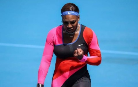 开云集团-小威三盘苦战力克萨巴伦卡 争冠路上感谢姐姐陪伴