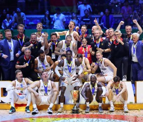 开云中国-待会还要比赛呢！德国篮协官方回忆庆祝世界杯夺冠两周年！