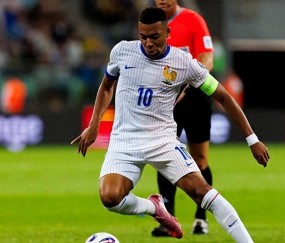 姆巴佩惊艳solo破门！单骑闯关斩对手，追平亨利国家队51球纪录